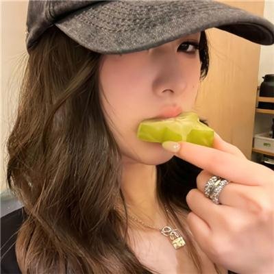 穿着鞋子的贝壳马塞尔